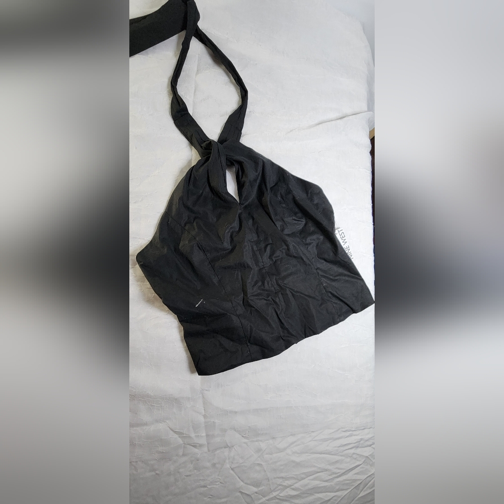 NWT Nine West key hole halter top size L